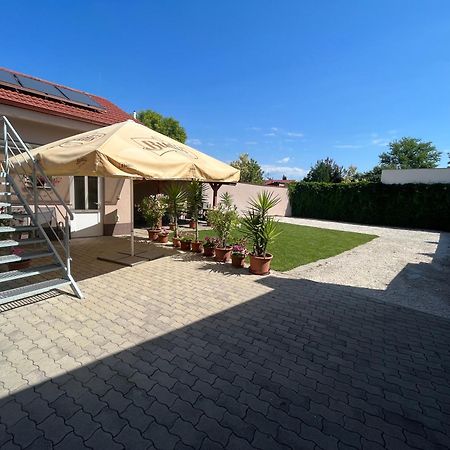 Sunny Apartman Штурово Экстерьер фото
