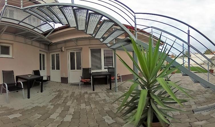 Sunny Apartman Штурово Экстерьер фото