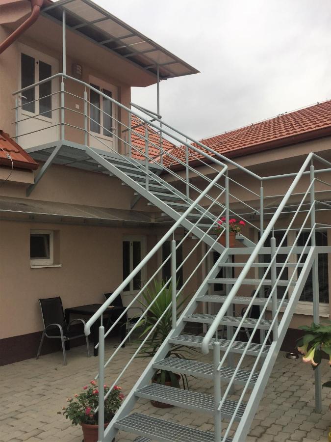 Sunny Apartman Штурово Экстерьер фото
